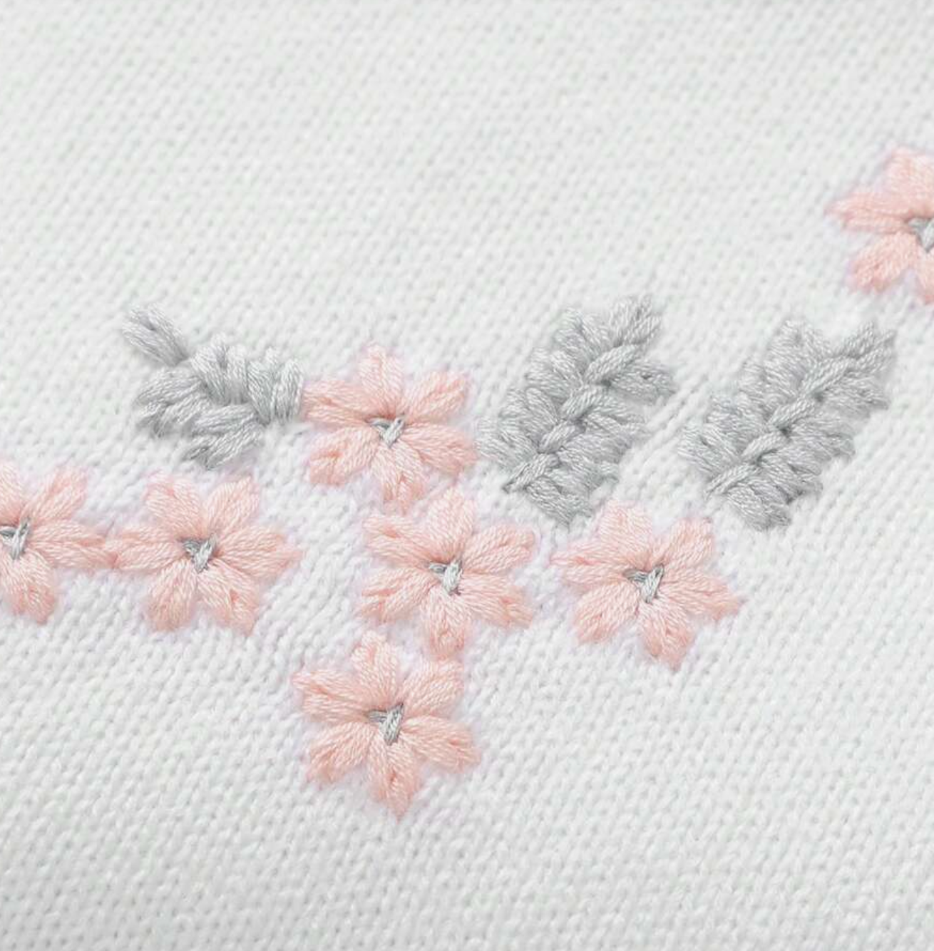 Manta de Punto Punto Flores Blanco CHIKY NYNO