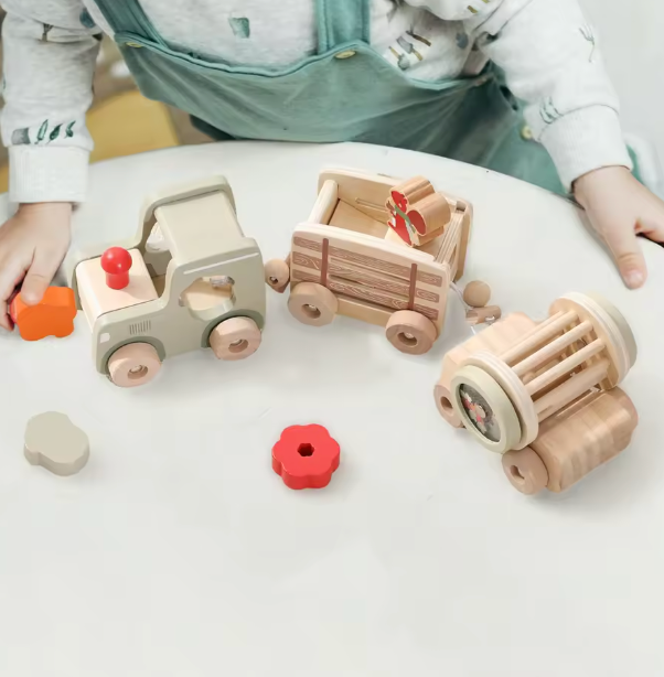 Tren Madera con Juguetes Ardilla PORFYDYA